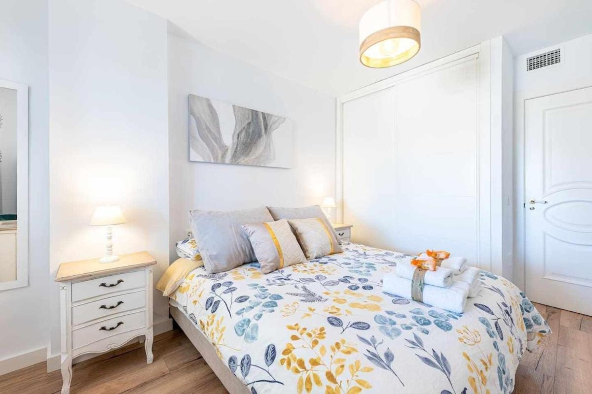 797 Holiday Rentals - Lujoso Apartamento En Arroyo Con Piscina Benalmádena Eksteriør bilde