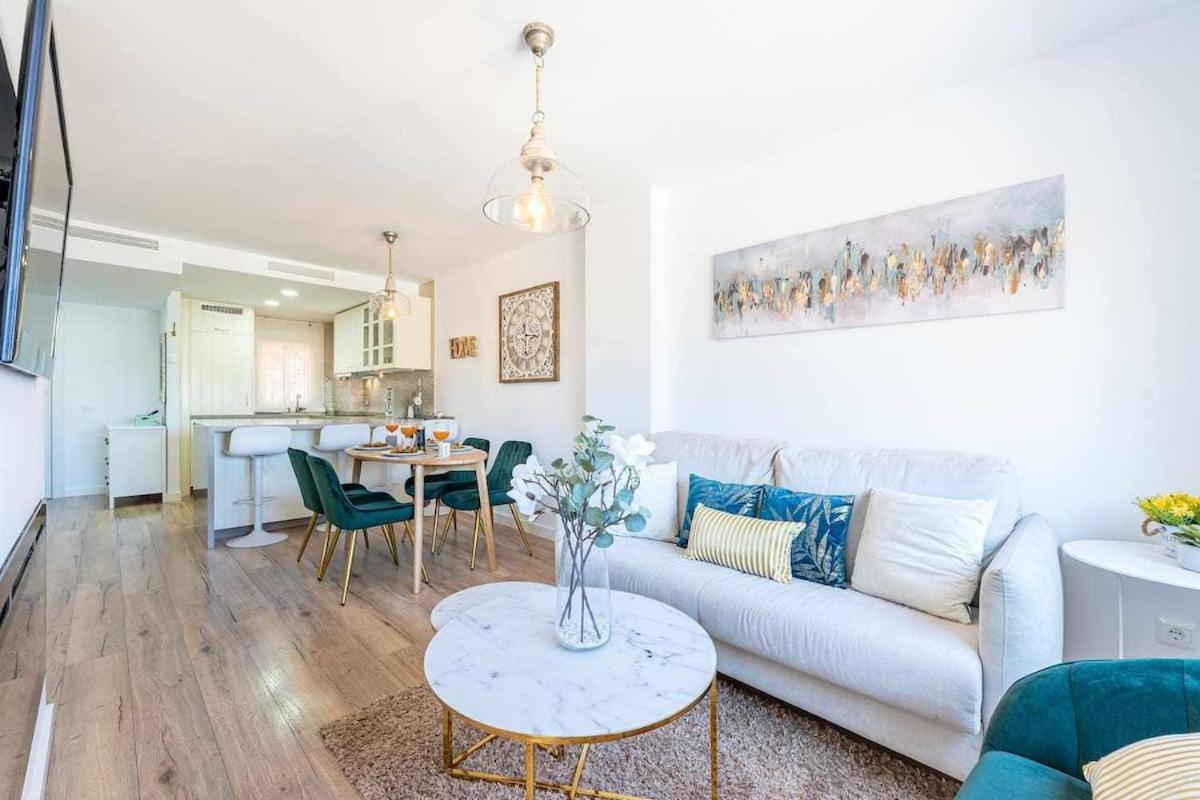 797 Holiday Rentals - Lujoso Apartamento En Arroyo Con Piscina Benalmádena Eksteriør bilde